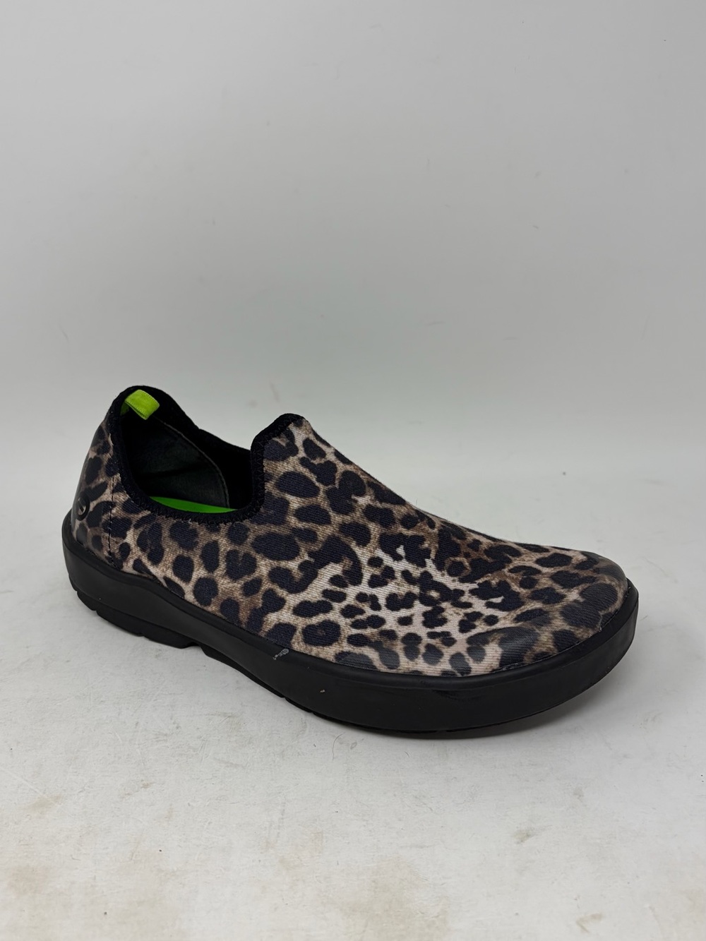 OOFOS OOmg EeZee Low Recovery Shoe Size 8 Women’s